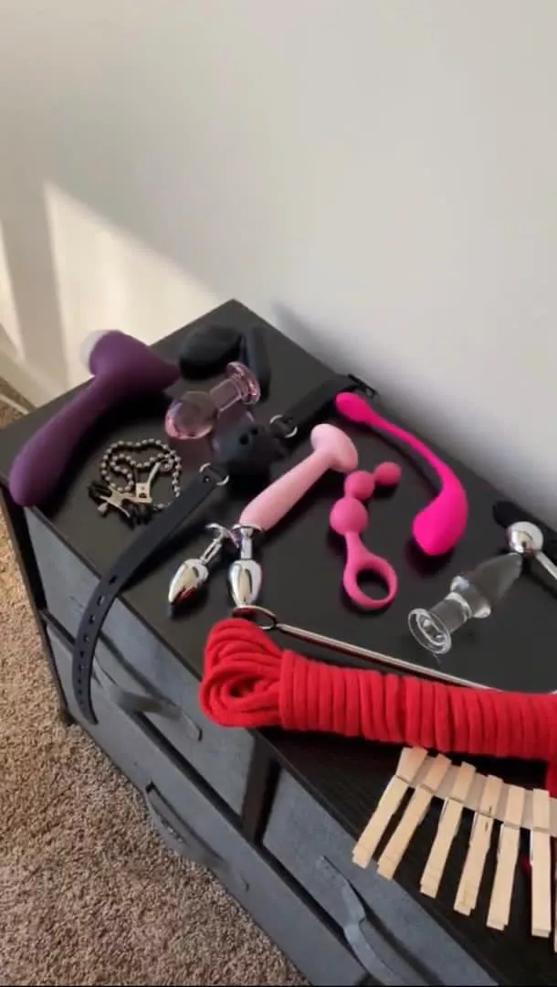 32 [domme] looking for a relationship with a slave online or irl posted by Miss_mirable