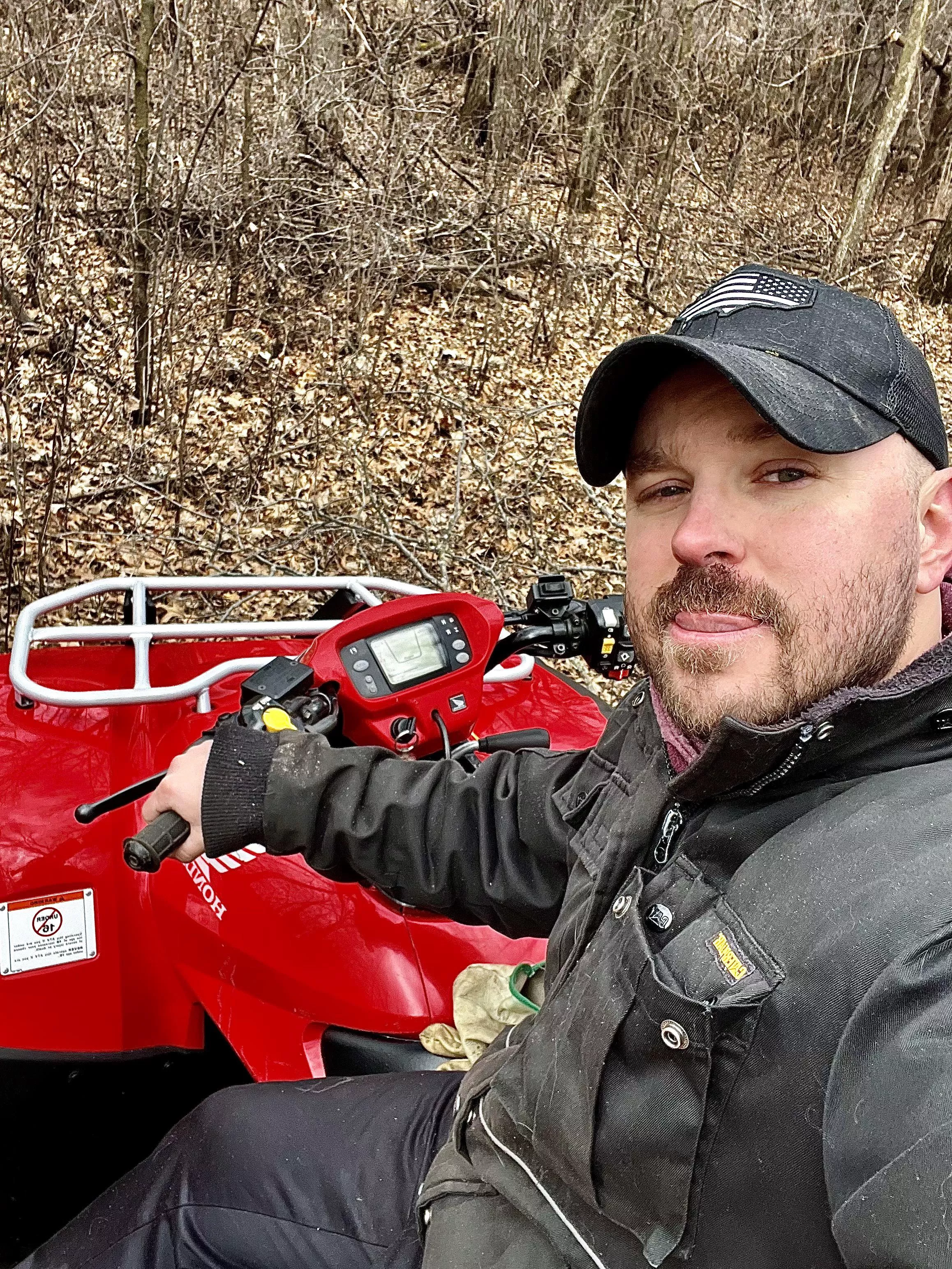 (32) How many bros on here like outdoorsy, country type guys? posted by camohatjock