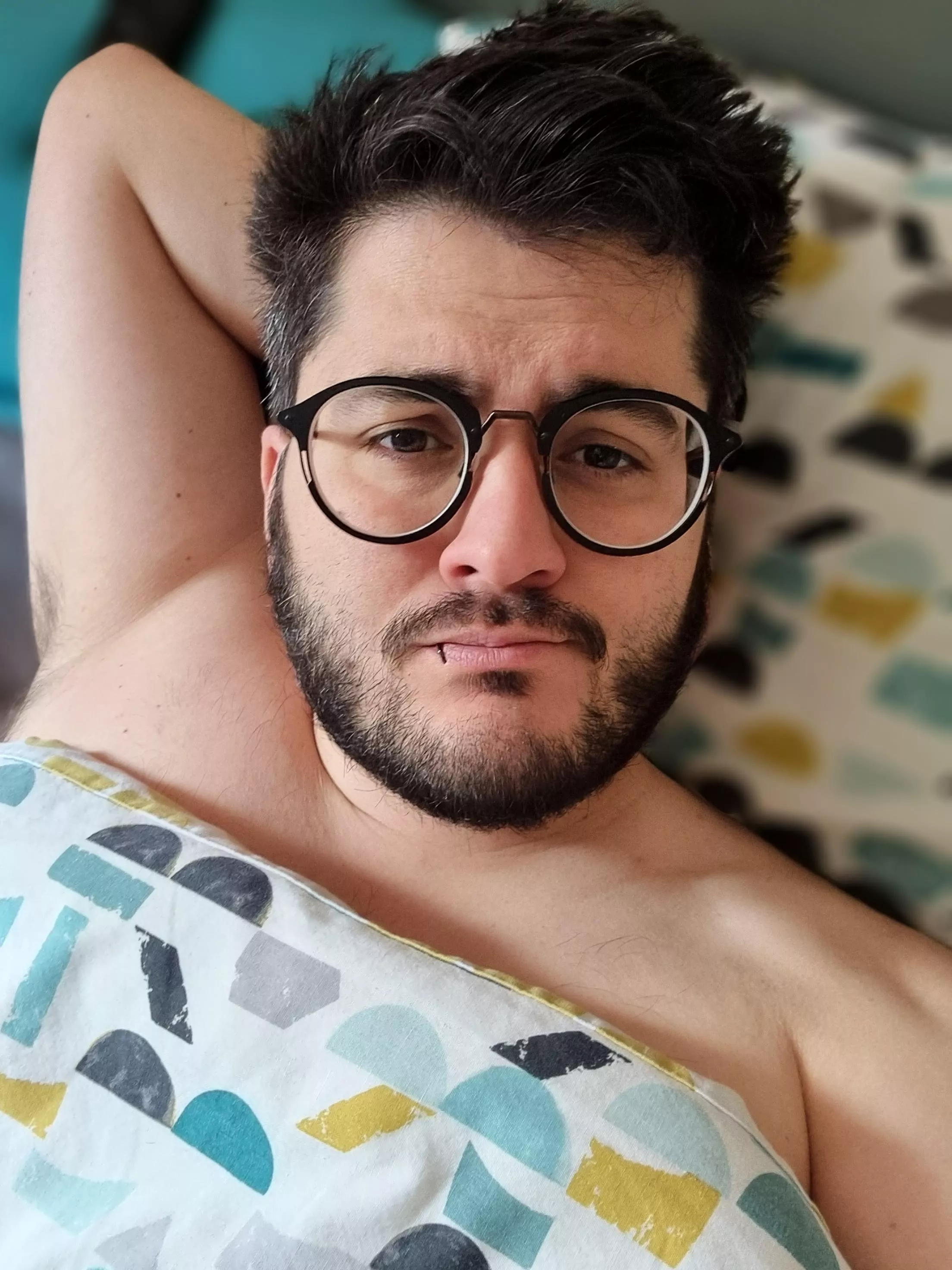 32 M UK! I'm hungover in bed on Bank Holiday number 1... come chat and keep me company! posted by greattimeshere