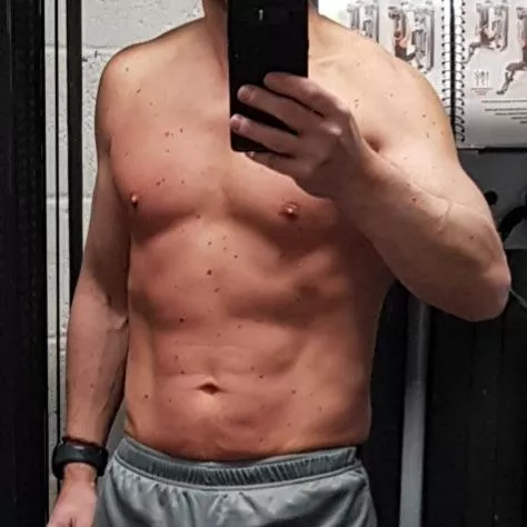 32 year old 6’7 Canadian. Now show daddy who’s a good boy. posted by sebtarn