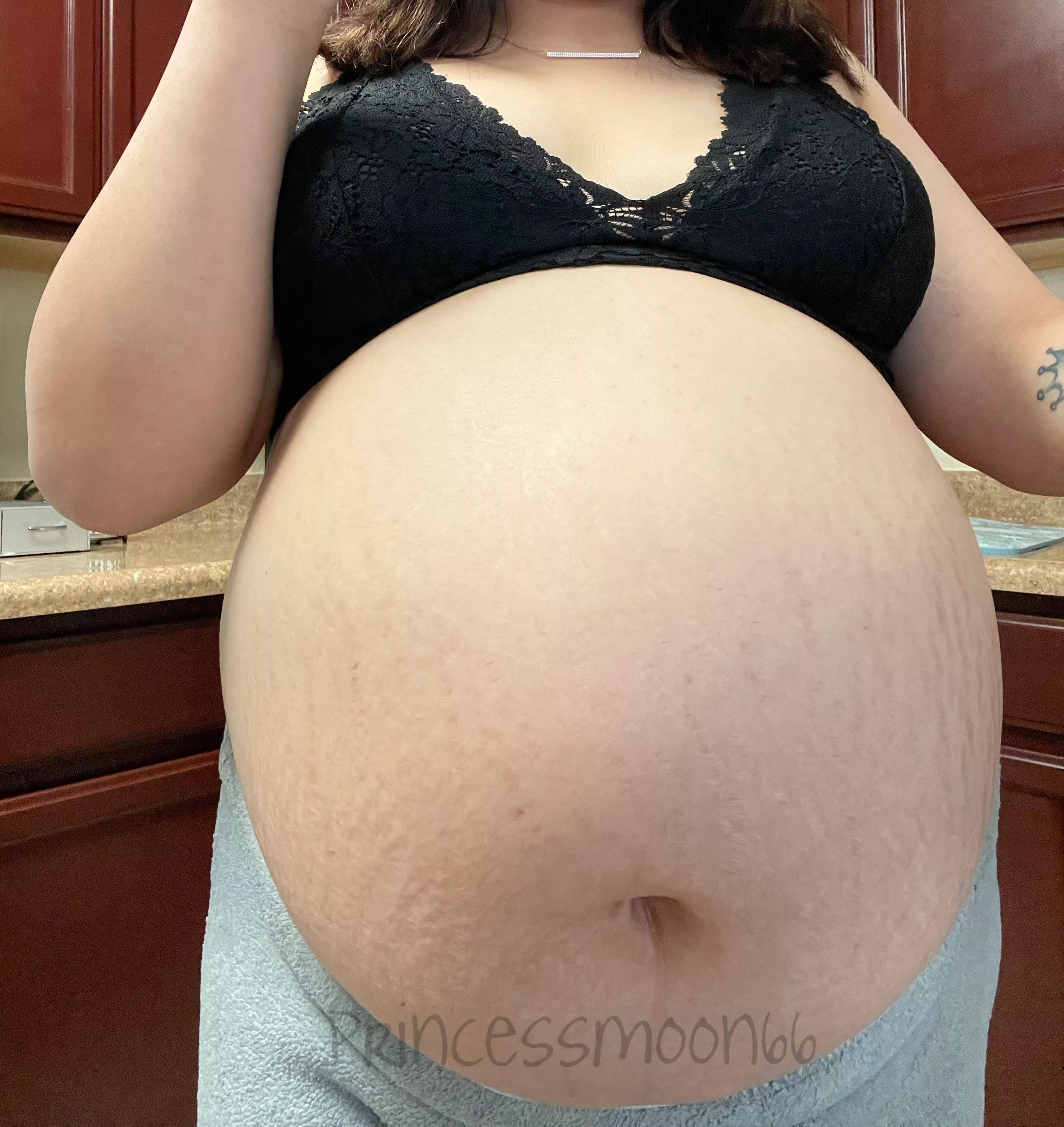 33 weeks 😎 posted by Milkymooon66