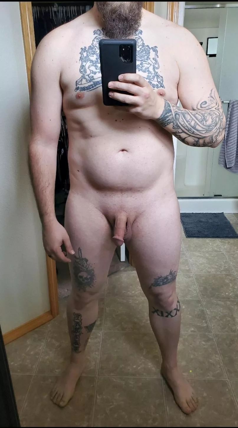 34 M - 5ft 11 - 220lbs- been so frustrated with my body and my workou progress but thank you for the encouragement. ready for no more dad bod posted by Randomguy22_22