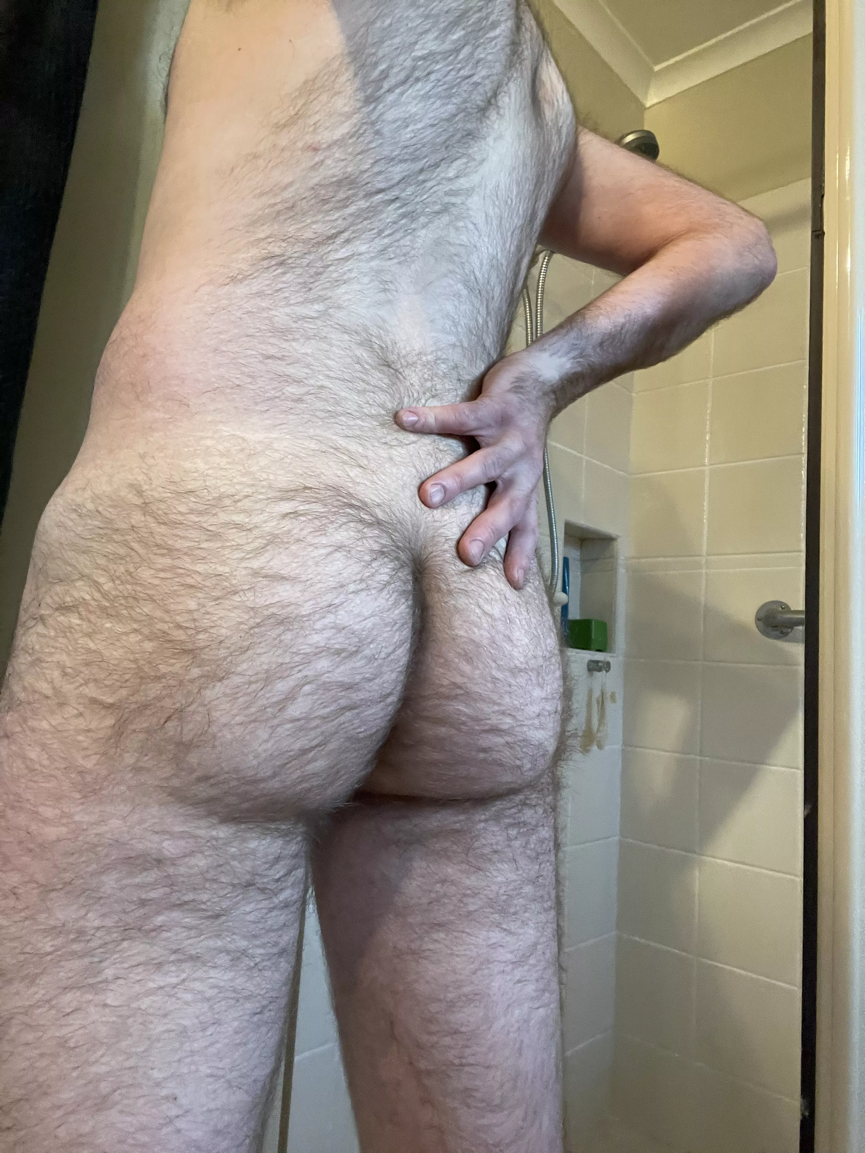 34M/90kg/6’2” don’t normally share the back view due to all the hair! posted by AusRovenRoll