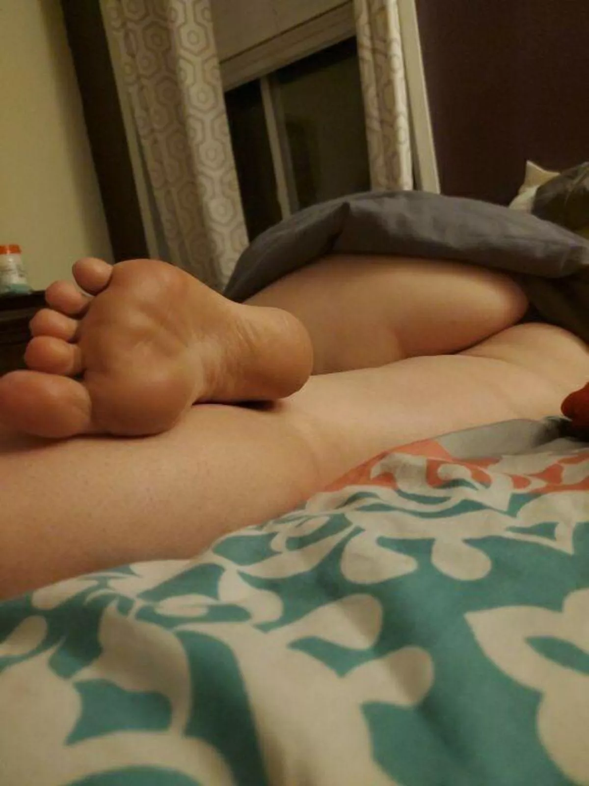 34yr old Milf feet. posted by Montydoyle16