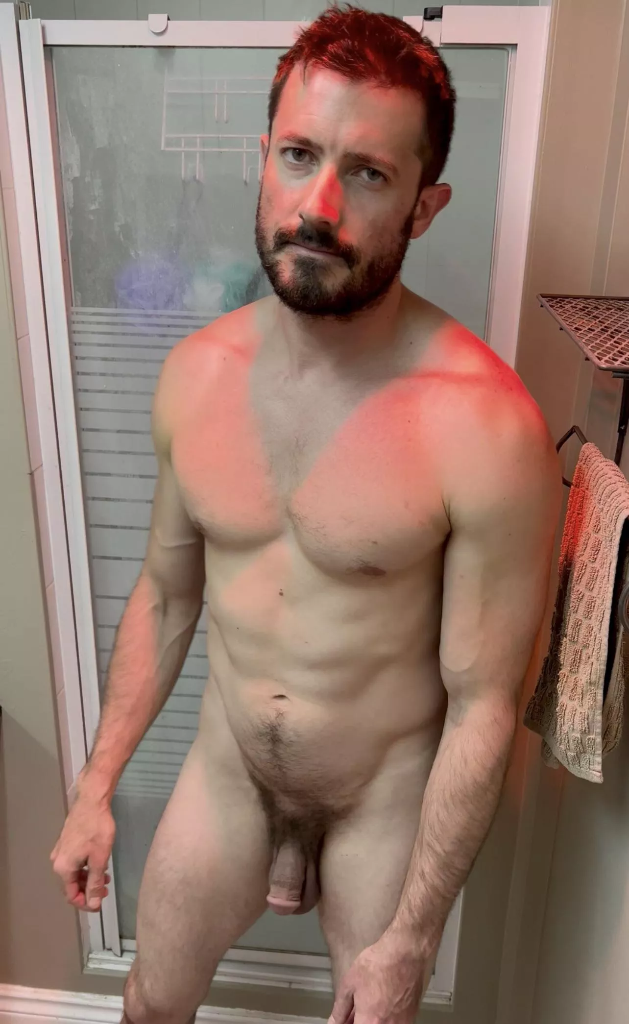 [35] Finally, it’s Friday posted by bathroom_bang