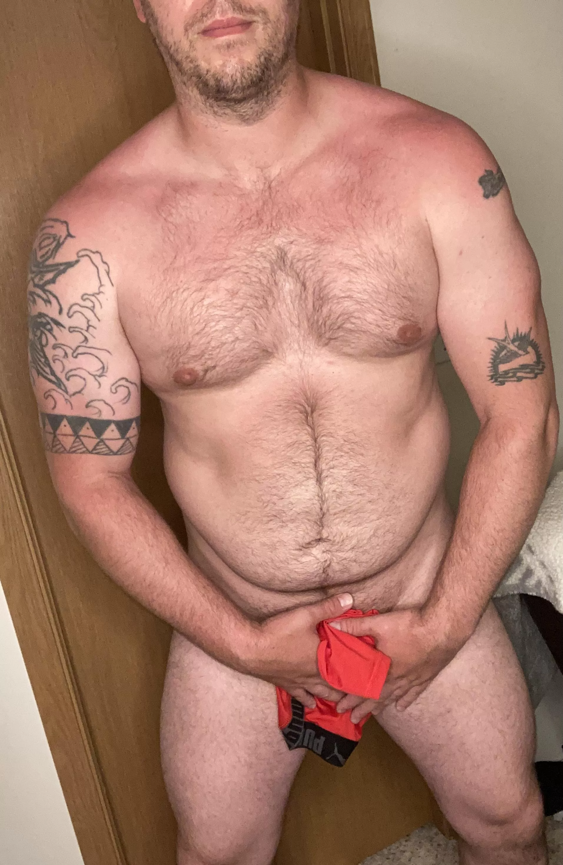 [35] got a little burnt today in the ☀️ posted by Sunny-Rainbow_city