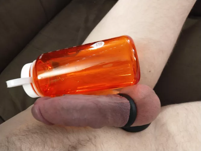 [35] Water bottle for size by mgionocci