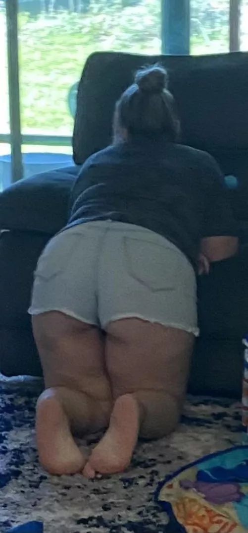 35 yr old Wifey wants to know how many men would pay to see her body by Ok_Function5464