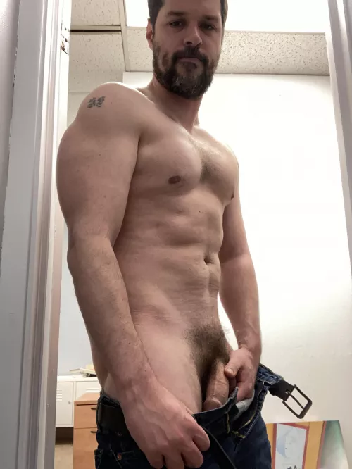 (36) 230 6’4 Happy Hump day. by Relative-Highway8449