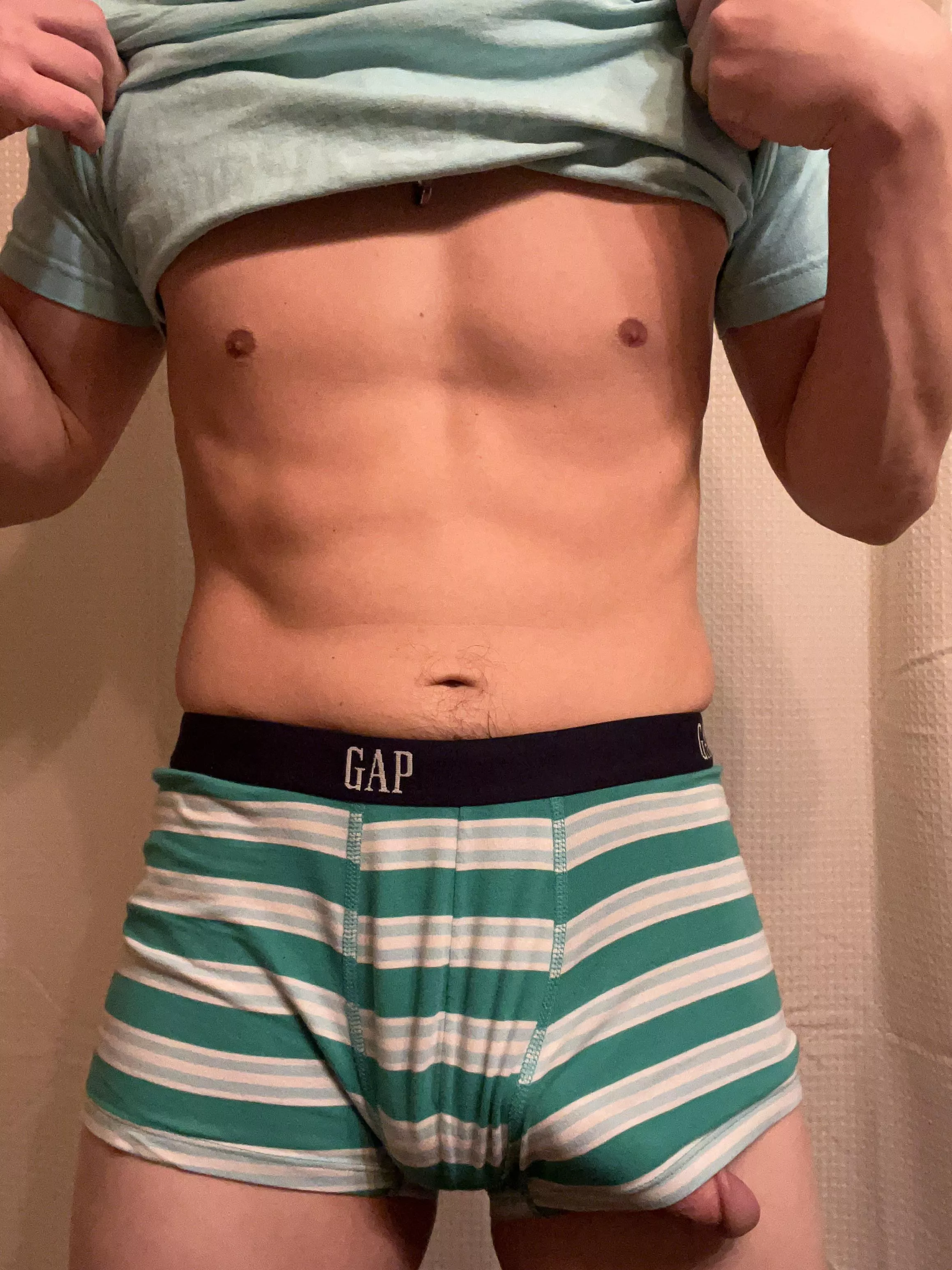 [36] bustin’ out of my boxers posted by thatsponcho