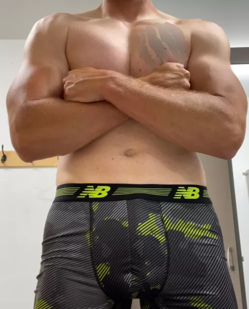 [36] I don’t know how to flex by oliver_klosehoff