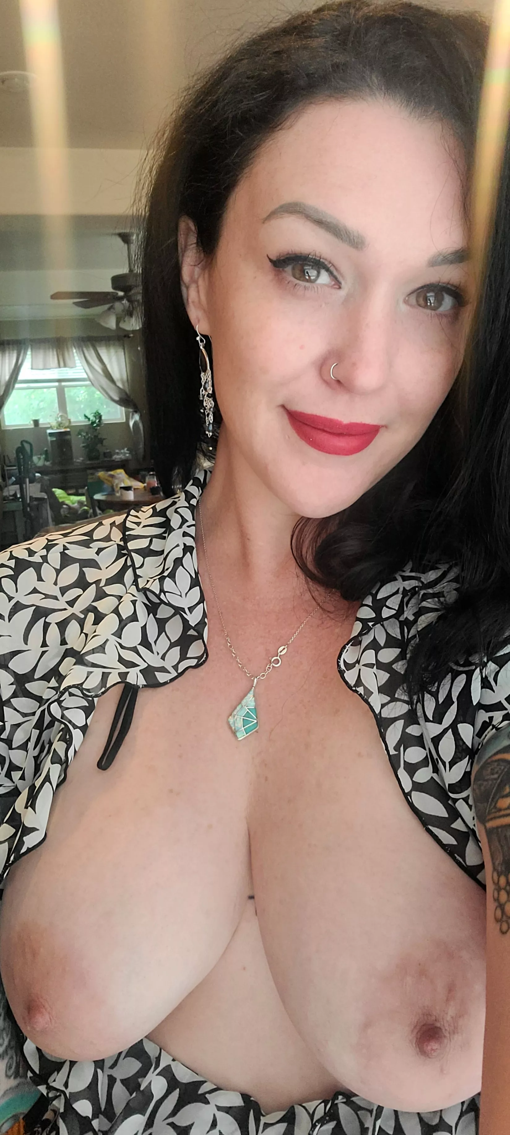 [36] you should have more milf and cookies. posted by Lilith_DCLXVI