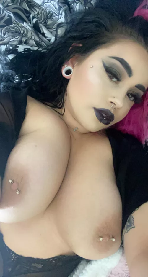 36DDD titties💋 by AthenaRose182