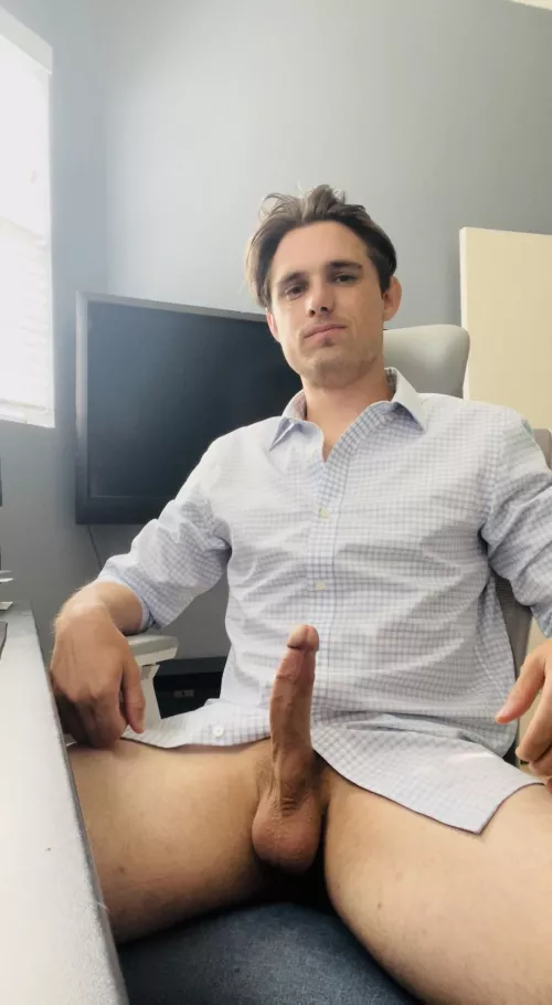 [37] Y’all are making me bolder, completely pants-less in the office… by beanlicker222