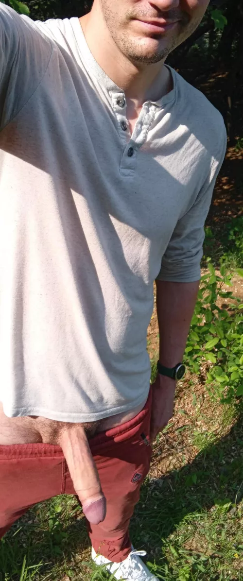 [39] Soaking up that fresh air and vitamin D 🌞🍆 by Altitude210