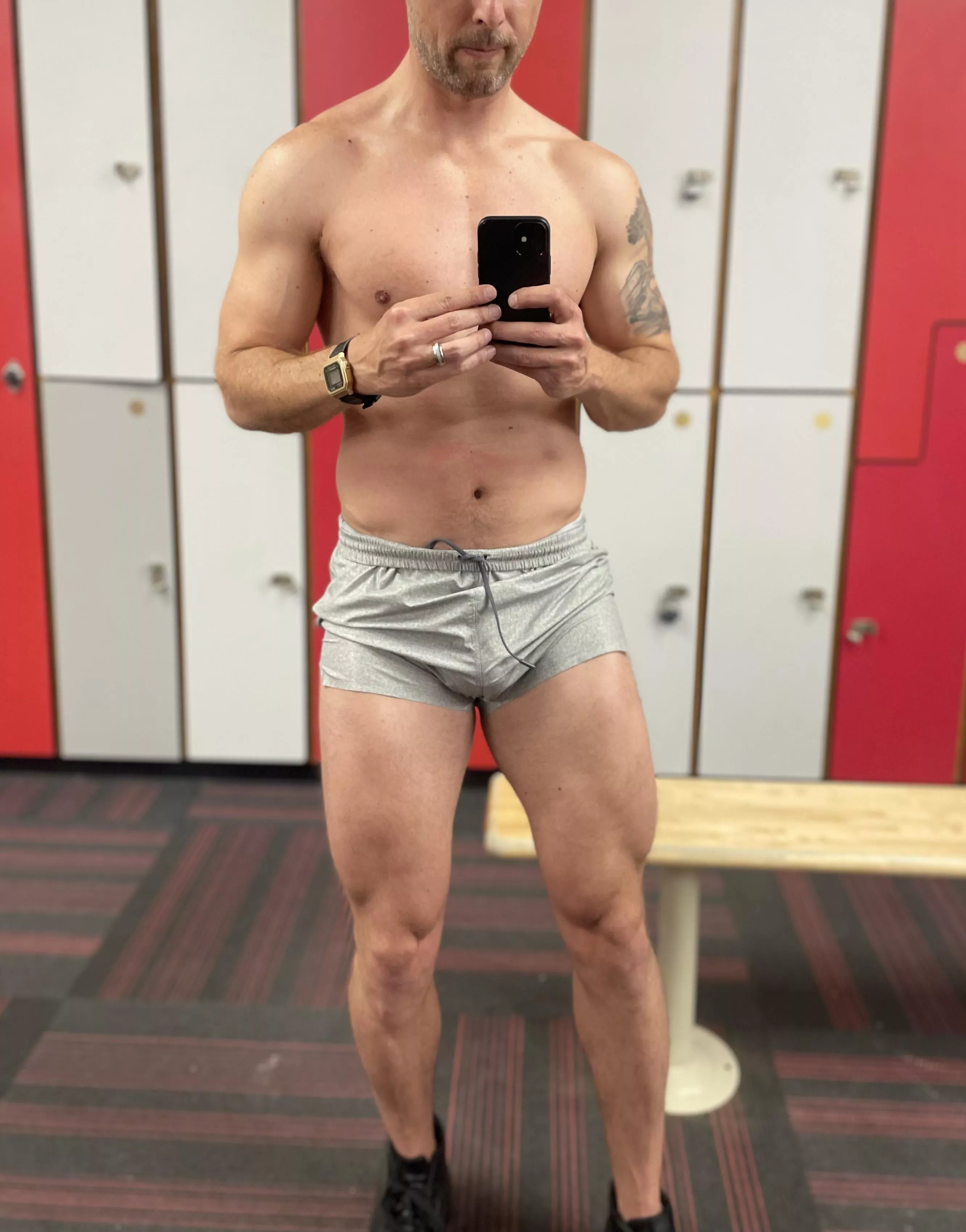 [39] was 100lbs and 5’ tall at 14 yrs old. Now seeking validation on the internet to heal that trauma. 🤣 Messages welcome. Need work diversion! posted by Legitimate-Basis-805