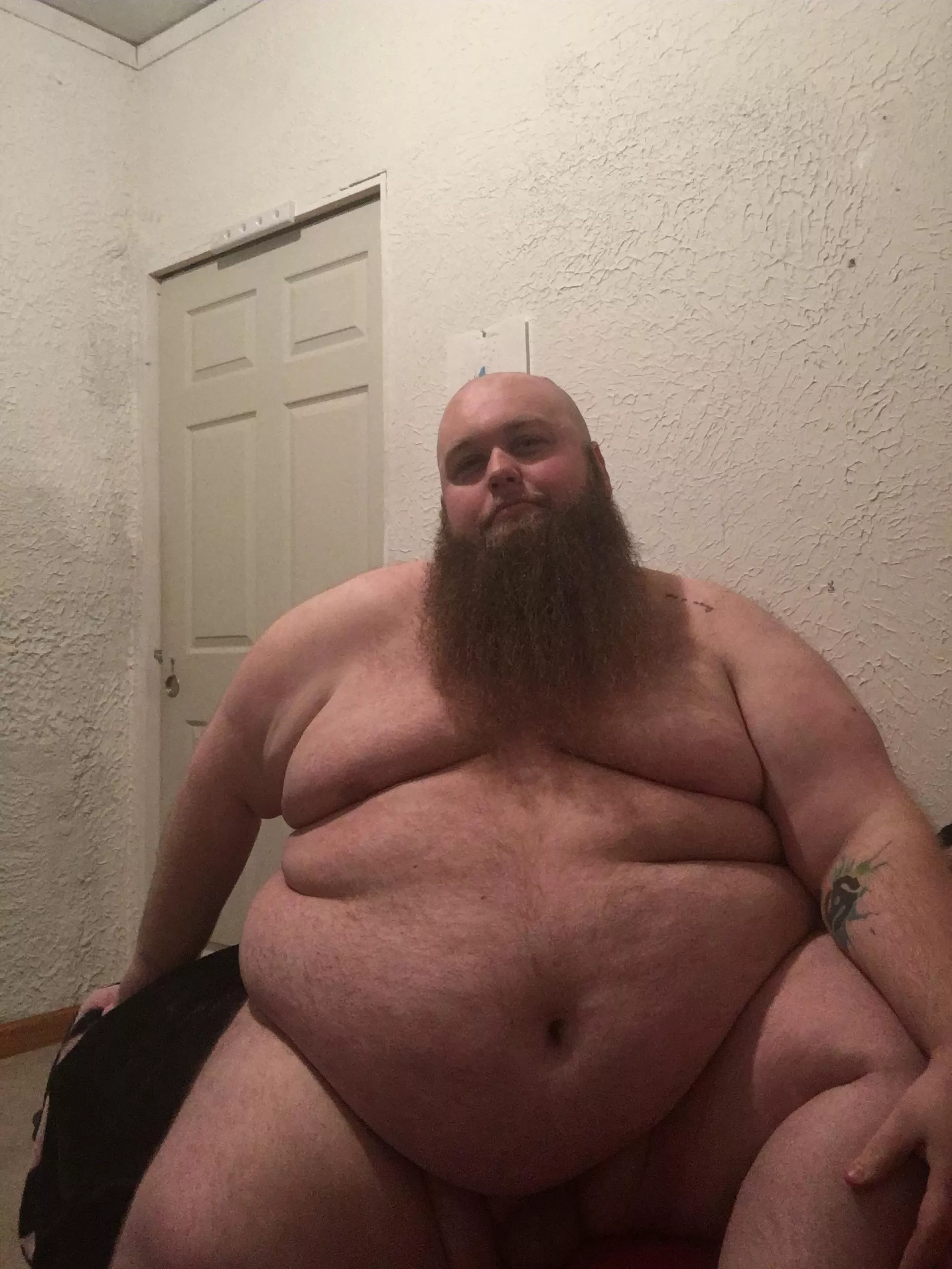 39M 6’ 480 lbs also average sized uncut cock (if that matters at all) posted by Distinct_Leather4413