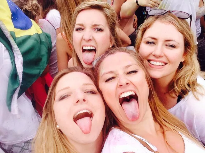 [4] whose mouth are you going to cum in? by goldentoken2012