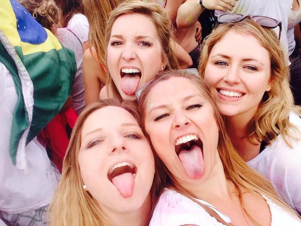 [4] whose mouth are you going to cum in? posted by goldentoken2012