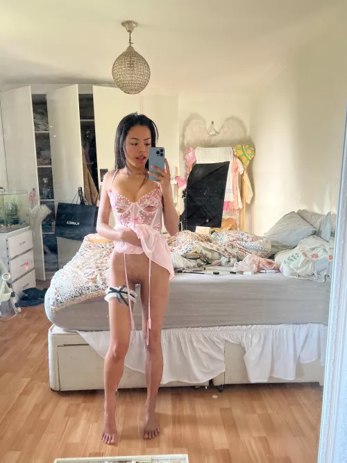 4'11, 82 lbs. do you like short skinny girls? by fairysvirgo