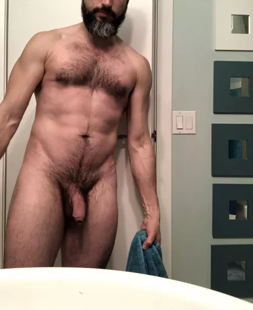 [42] Getting ready to shower [M4M] by mardanco