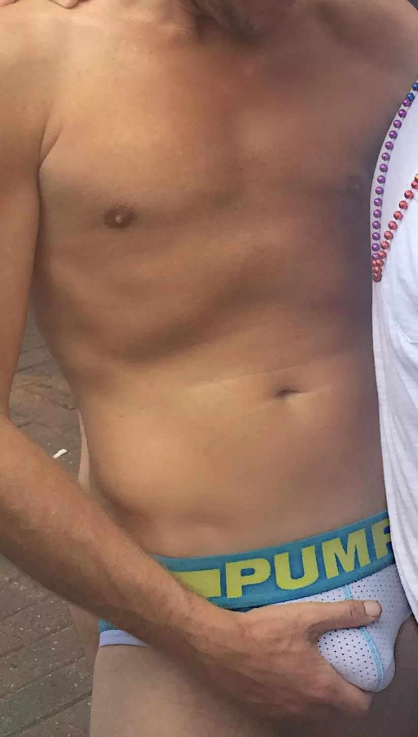 [42] smooth, bi, top/vers, 704, ready for summer. posted by Dicstraction