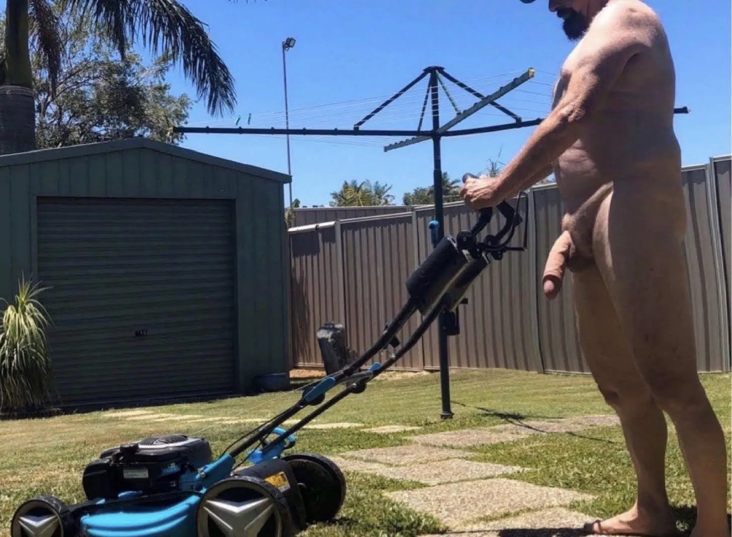 42 yes 180 cm 90kilos enjoying some sunshine posted by Harleymark277