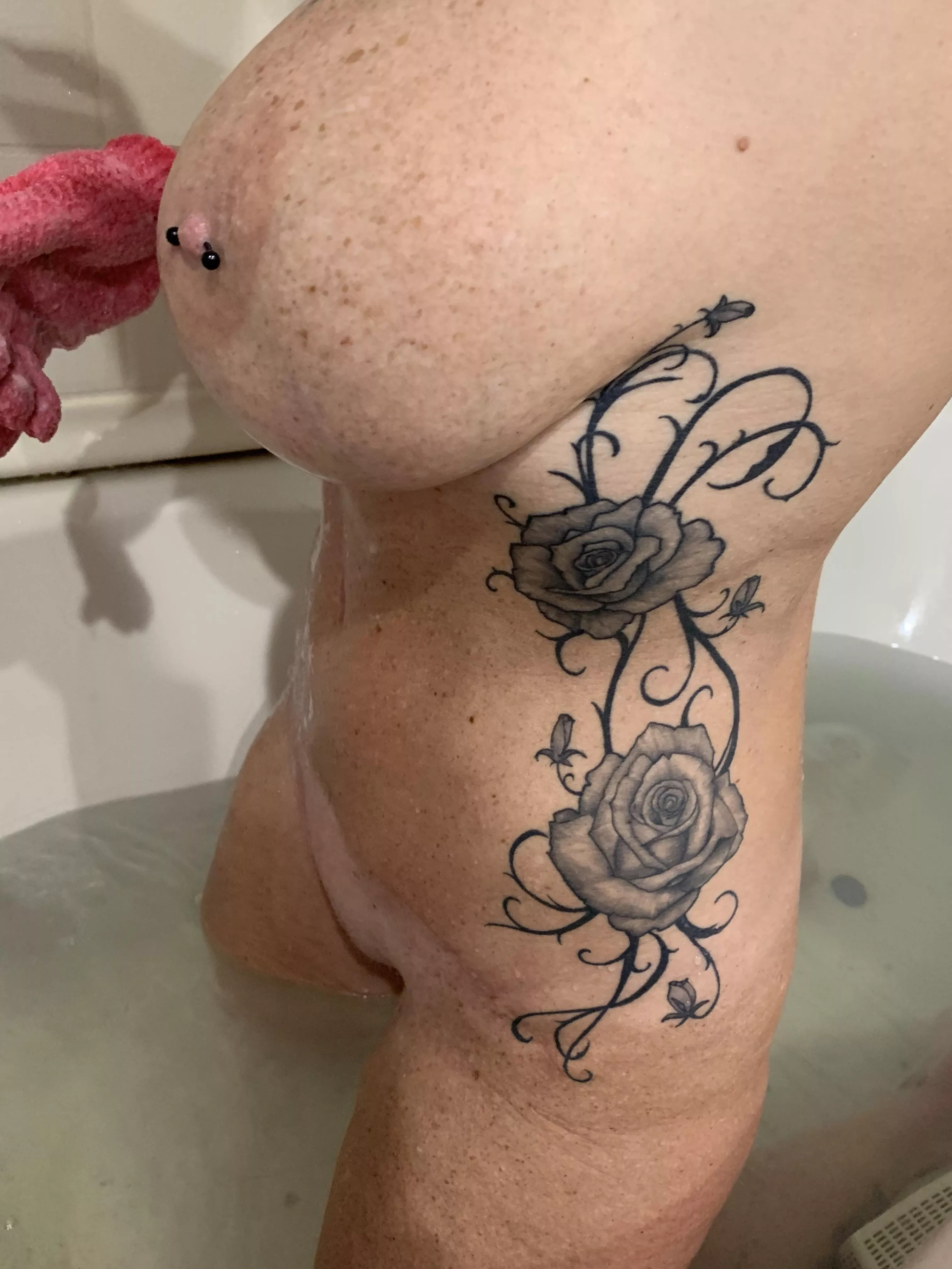 44 yr old, 5’6 145lbs posted by peepster917