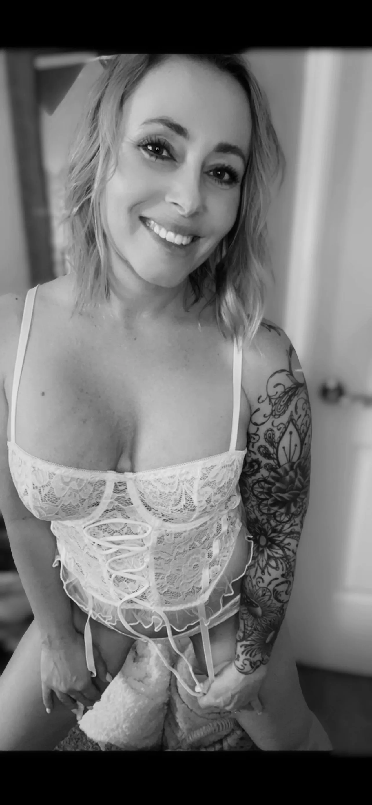 44 yr old mom next door posted by Midwestmom77