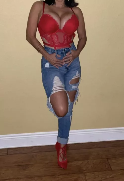 45. Mom of 5. Looking to chat… by Western_Lion3116