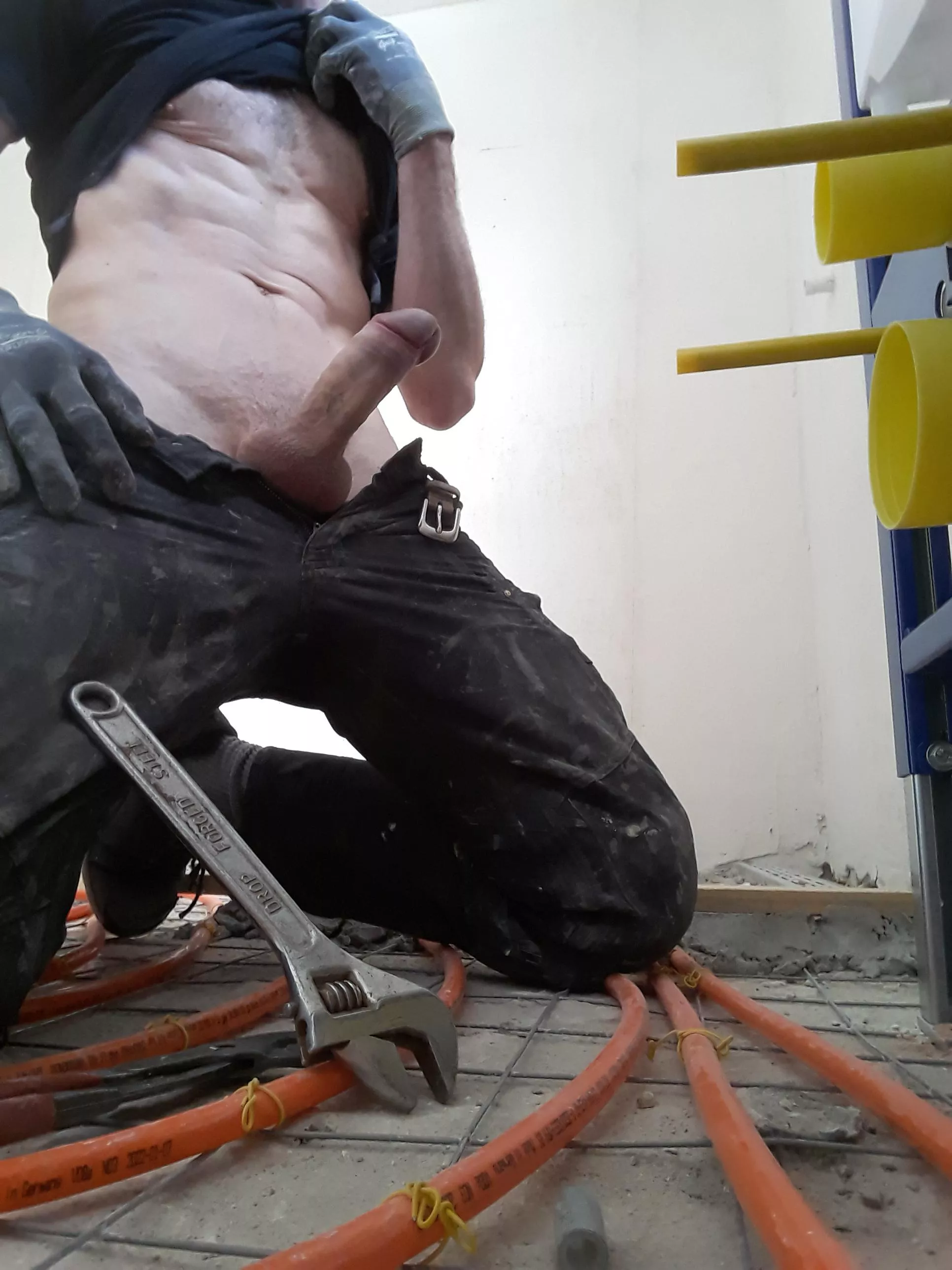 (46) 24/7 service😀 posted by plummer_nl