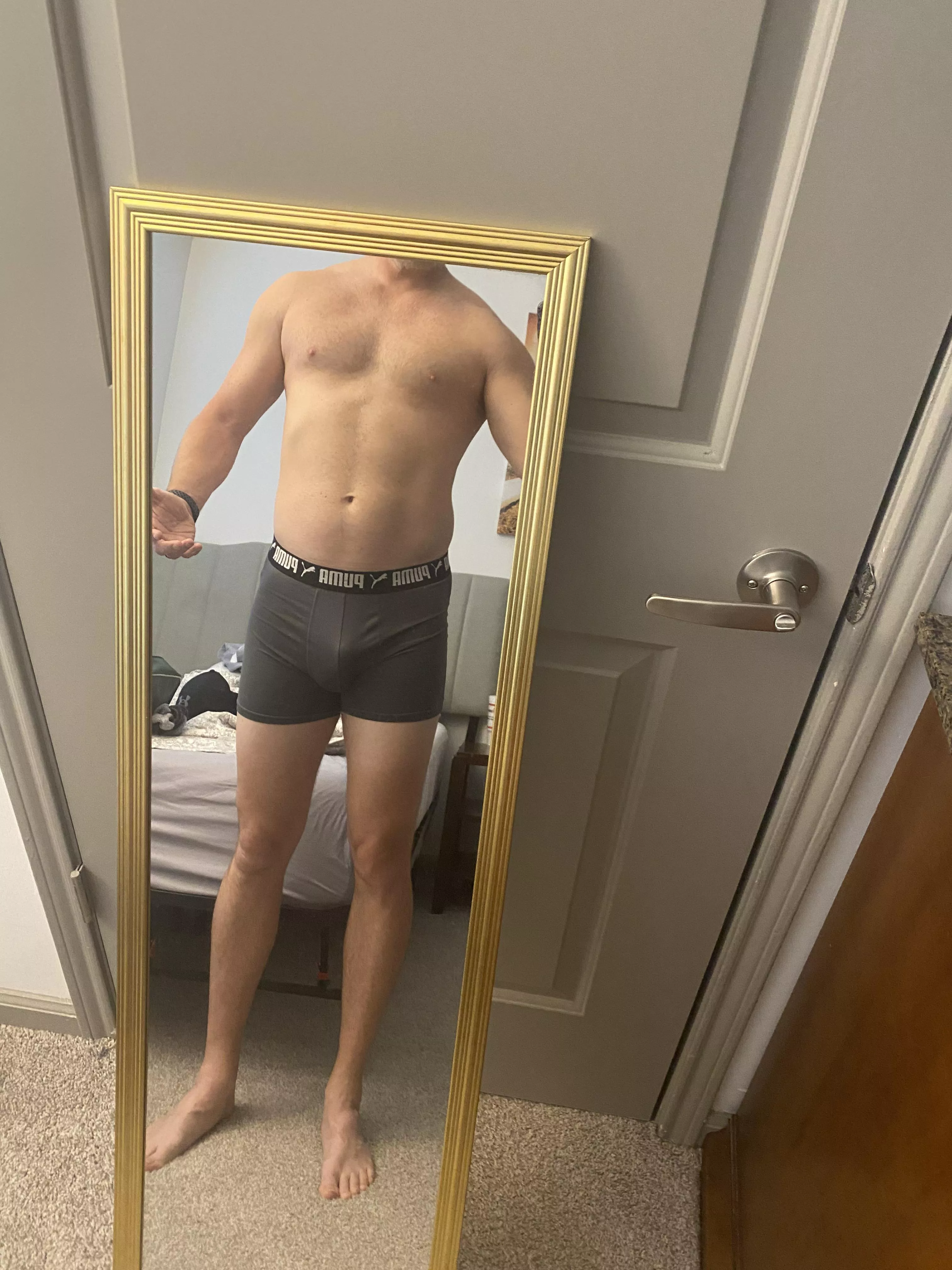 [48] AirBnB selfie, mixing things up posted by Let_the_fun_begin