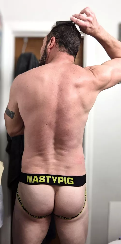 49yoM...so I'm trying out this new laser light therapy for hair growth... as you can see it's very easy to use... I'll post results in a few weeks... I mean unless you guys want to see daily updates? by his_man