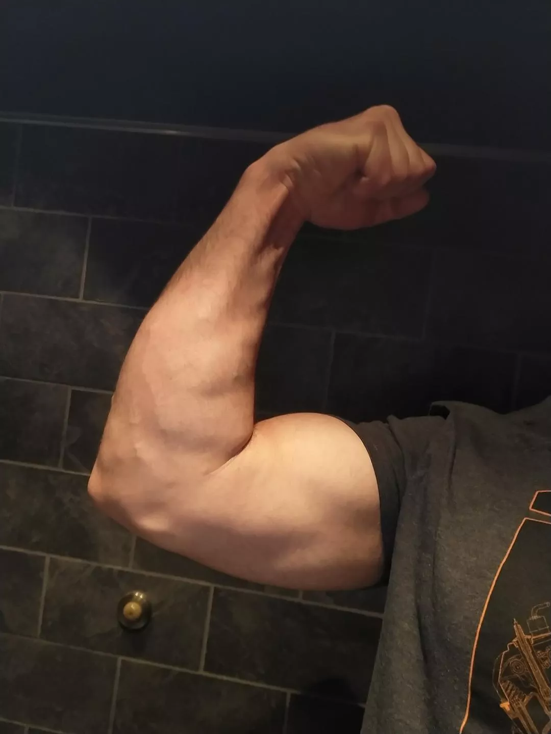 4arm posted by foxybeer