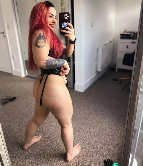 4ft 8” cutie with a big booty 🍑 by power_midget