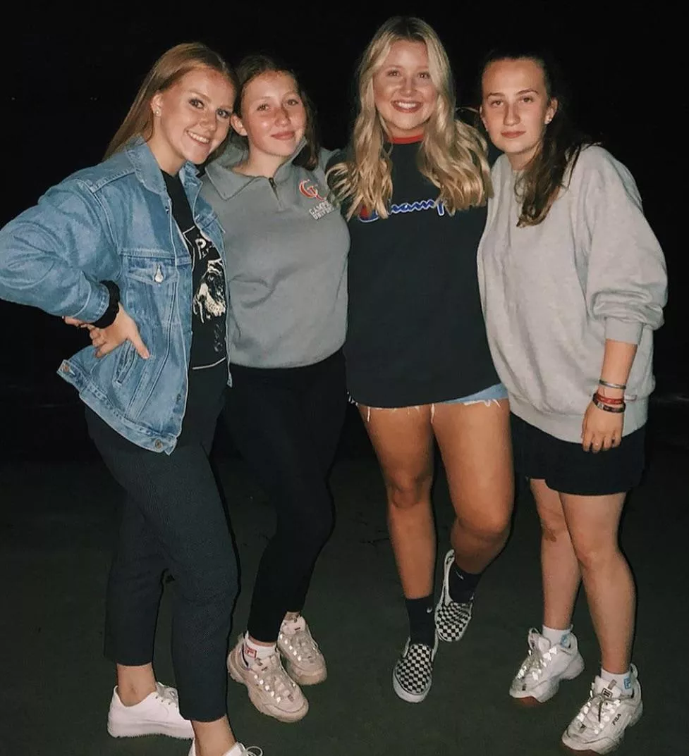 [4]which sorority girl you choosing? posted by Dunkrnice