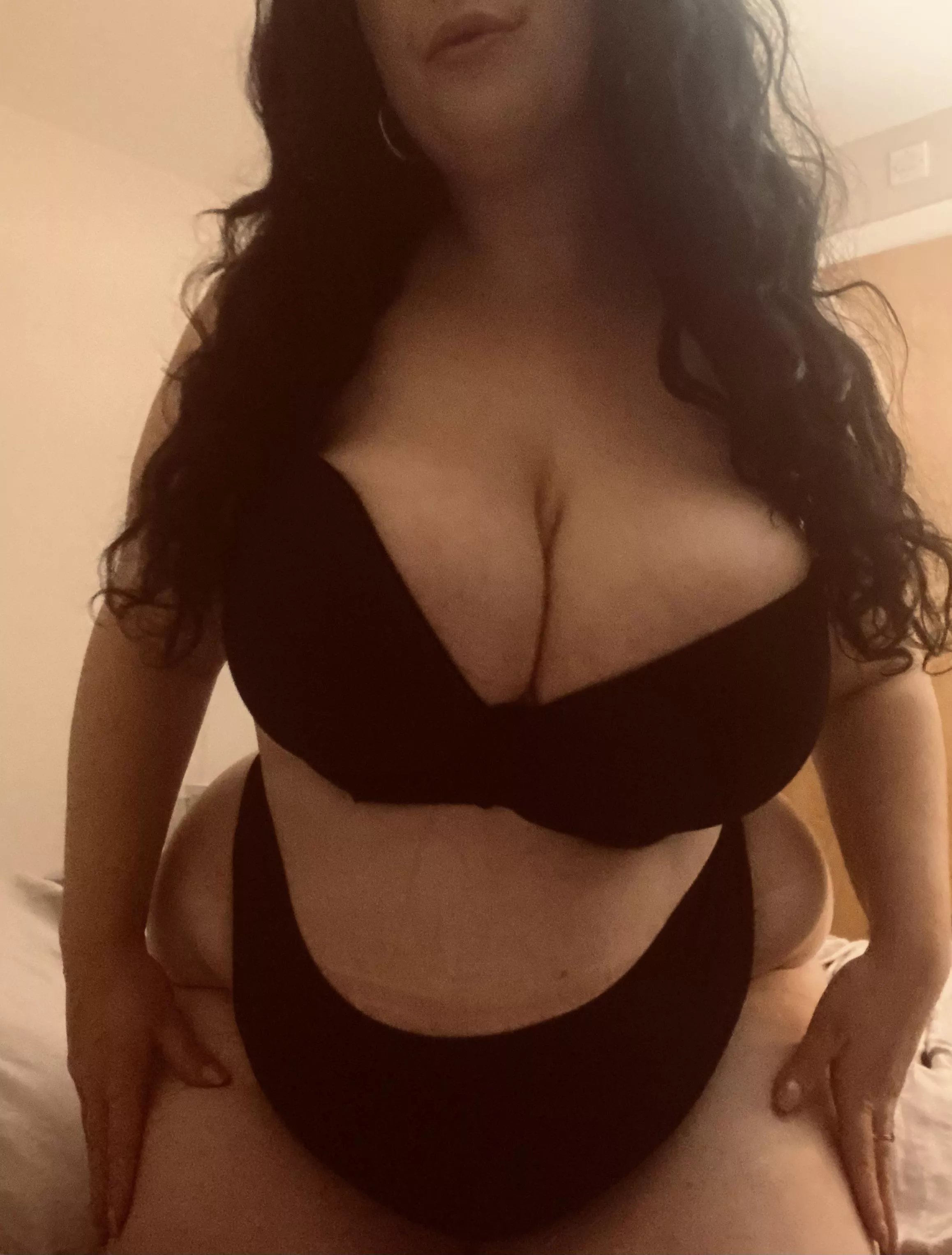 $5 sale 🤓💋 just a curvy milf showing off! Love to chat, daily uploads, inbox surprises, let’s get acquainted 😋 posted by curseofcurves17