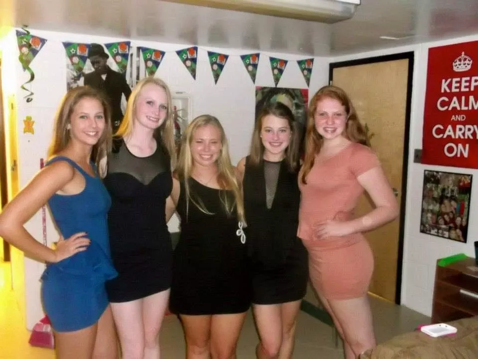 [5] Slutty dresses posted by tossawy135