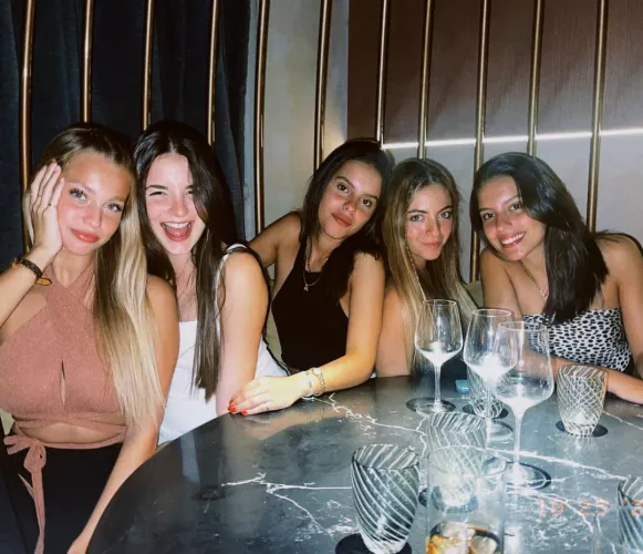 [5] Which one? by Careless-Reindeer900