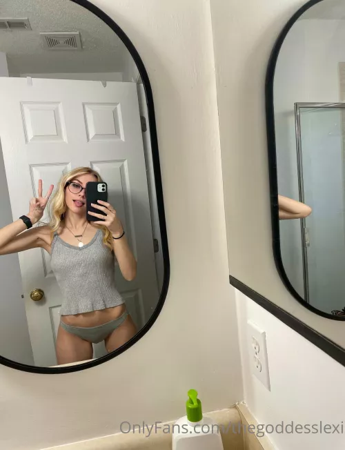 50% OFF TODAY GET MY FOOTJOB VID AND A DICK RATE WHEN YOU JOIN ♥️ nudes, fetish friendly, dick rates, femdom content,meets and moree. by Kyliesfeettt