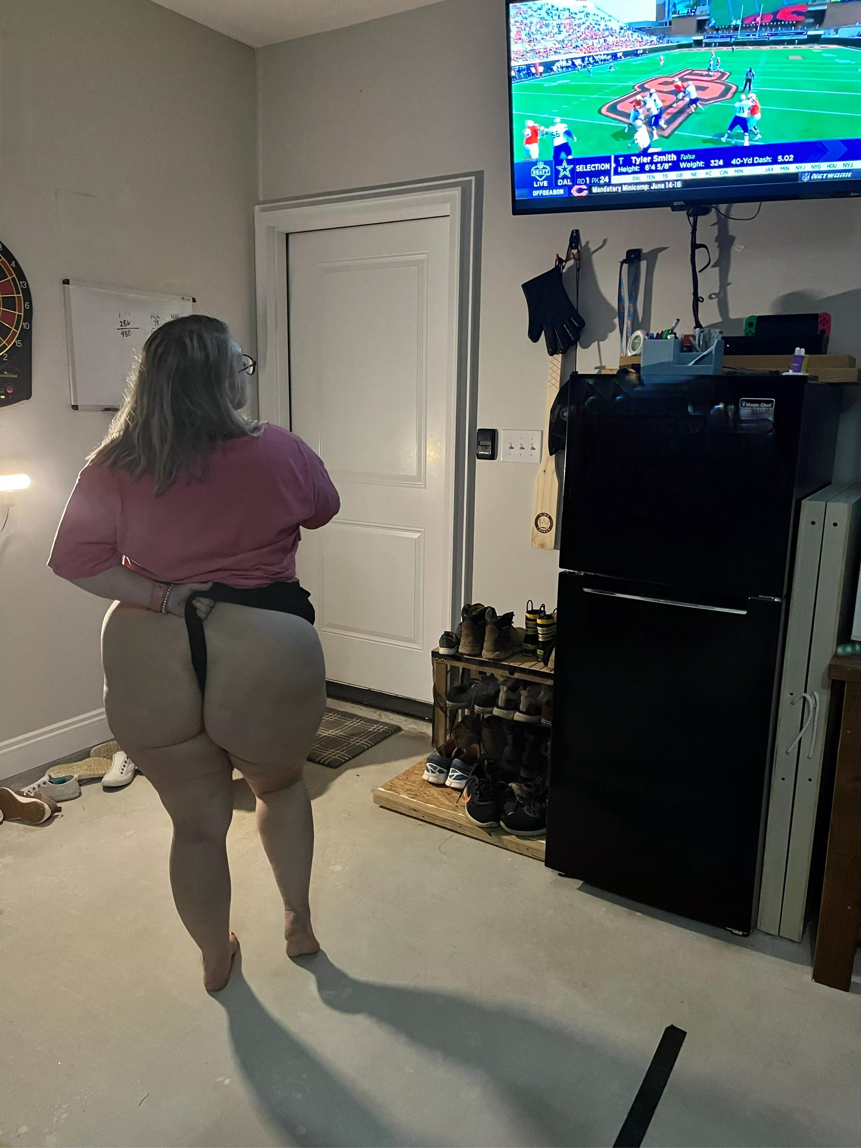 5’3 with a 55 inch ass posted by Th1ckn335