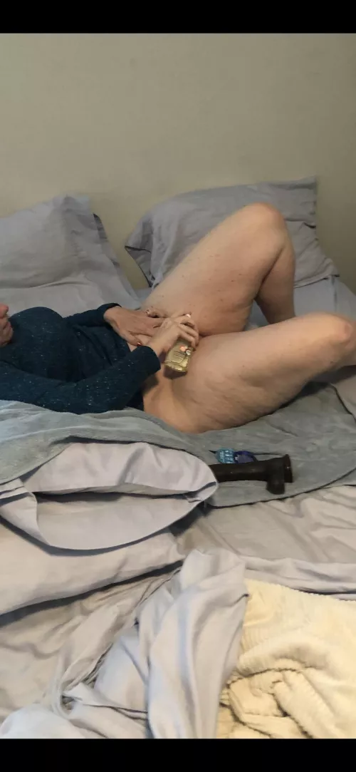 53 year old thighs need to be worshipped by Gilfpawglife