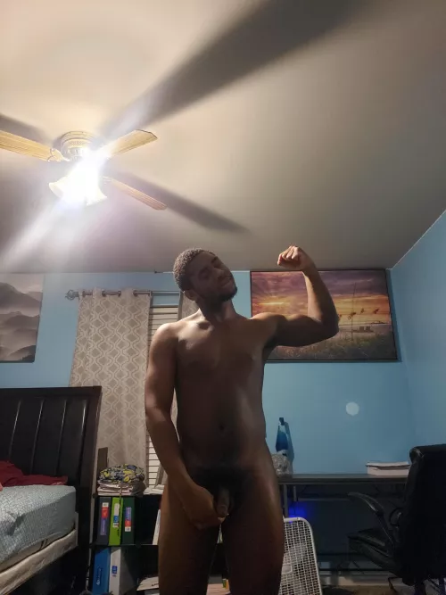 (5'8, 190, 22) Hit it by OmegaPat19