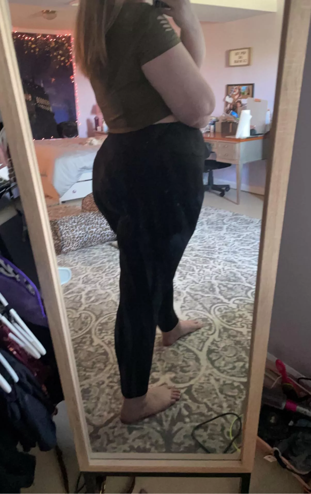 6 foot 3 Amazonian Babe [F] posted by AmazonBaddie233