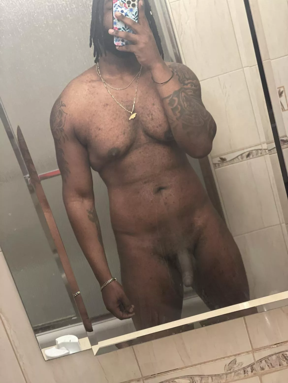 6 foot 3 come climb me 😈 posted by Rare_Ad4023
