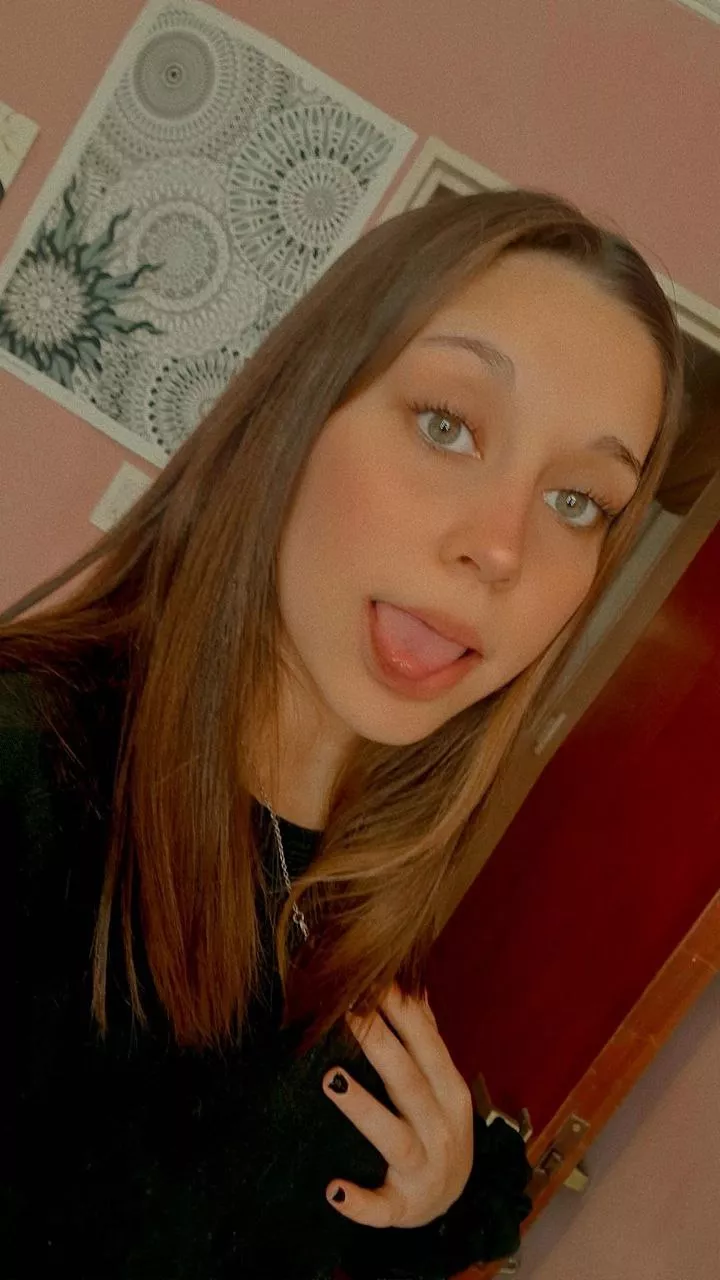 🥳 60% off right now Barely legal 🤫 PE student. Pretty braces w/ a big booty 🏋️‍♀️ GFE 🍐 Good girl with a very naughty side Online all day💦 posted by BabyXiami