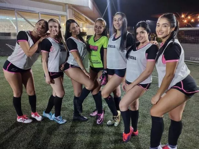 [7] nightie training by Chaturbater1