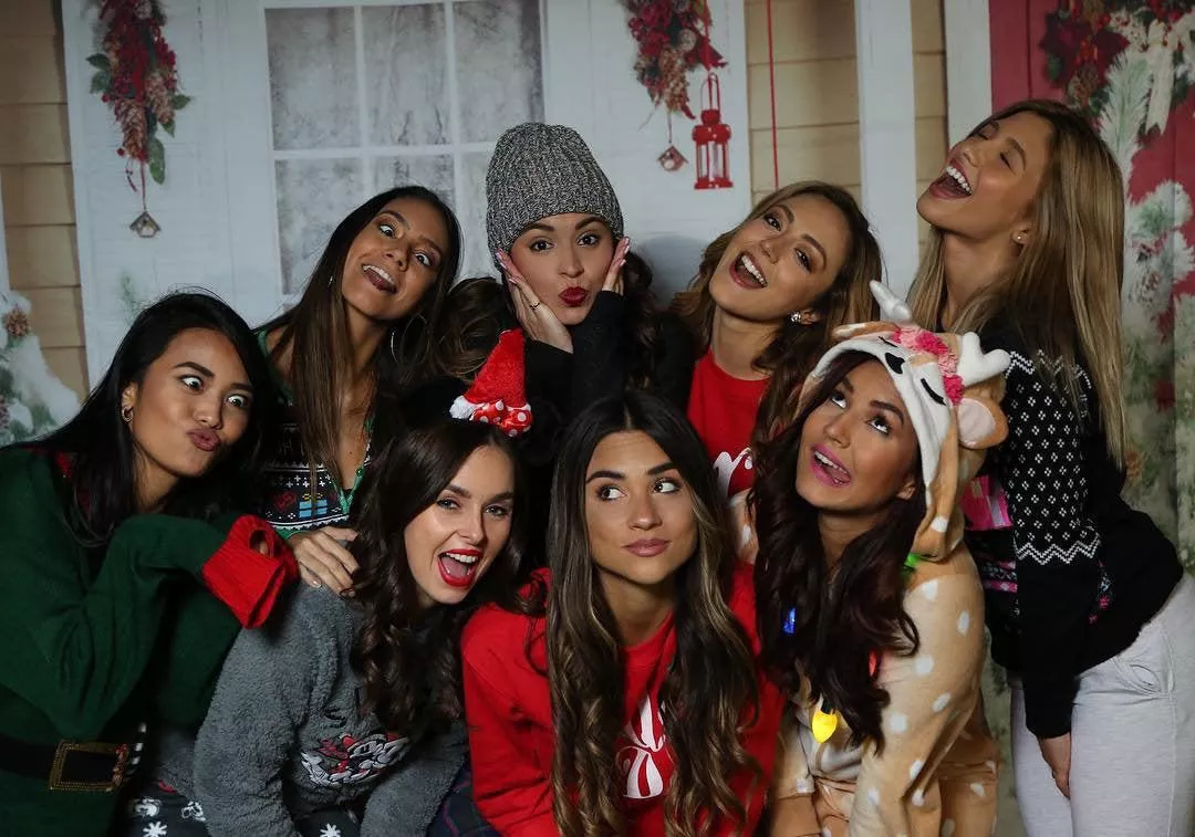 [8] silly faces can’t hide the hotness posted by AdministrationSucks