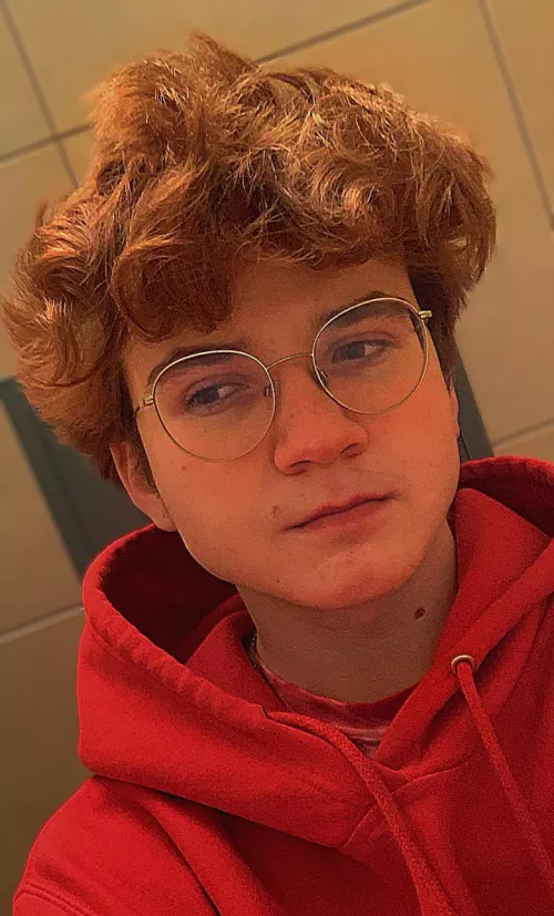 8:33AM and i haven’t slept, but good morning bros and brosephs and brothews :) by klymer11