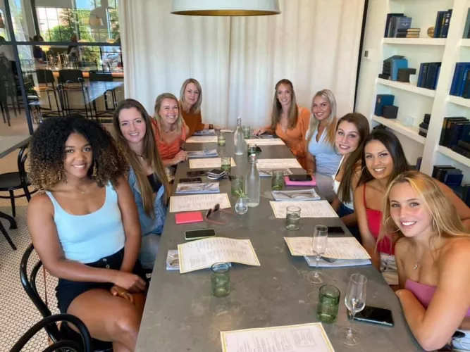 [9] Alabama volleyballers by harry_bet